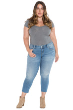Load image into Gallery viewer, Frayed Hem Crop - CATRINA - SLINK JEANS