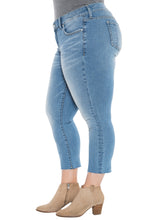 Load image into Gallery viewer, Frayed Hem Crop - CATRINA - SLINK JEANS