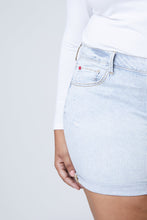 Load image into Gallery viewer, Shorts - DENIM STRIPES