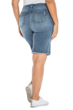 Load image into Gallery viewer, Mid Rise Bermuda  - HAZEL - SLINK JEANS