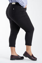 Load image into Gallery viewer, Mid Rise Boyfriend - Black