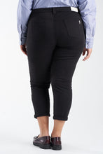 Load image into Gallery viewer, Mid Rise Boyfriend - Black