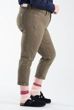 Load image into Gallery viewer, Mid Rise Boyfriend - Forest