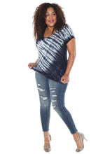 Load image into Gallery viewer, Short Sleeve Scoop Neck Tee - SLINK JEANS