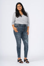 Load image into Gallery viewer, High rise ankle Skinny - Emory
