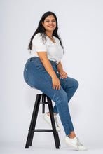 Load image into Gallery viewer, High rise ankle Skinny - Shelby
