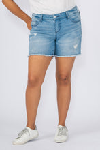 Load image into Gallery viewer, Frey Hem Shorts - Logan
