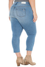 Load image into Gallery viewer, Frayed Hem Crop - CATRINA - SLINK JEANS
