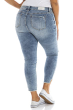 Load image into Gallery viewer, Frayed Hem Ankle - ASHLEY - SLINK JEANS
