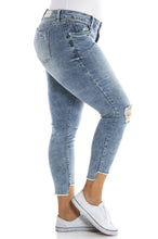 Load image into Gallery viewer, Frayed Hem Ankle - ASHLEY - SLINK JEANS
