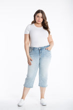 Load image into Gallery viewer, Mid Rise Straight Crop with Slit - Louise - SLINK JEANS
