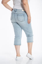 Load image into Gallery viewer, Mid Rise Straight Crop with Slit - Louise - SLINK JEANS
