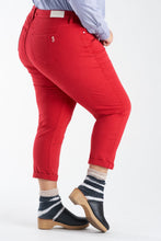 Load image into Gallery viewer, Mid Rise Boyfriend - Dark Pink
