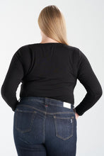 Load image into Gallery viewer, Crew Neck Long Sleeve T-shirt - Black - SLINK JEANS
