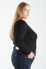 Load image into Gallery viewer, Crew Neck Long Sleeve T-shirt - Black - SLINK JEANS
