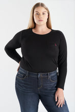 Load image into Gallery viewer, Crew Neck Long Sleeve T-shirt - Black - SLINK JEANS
