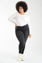 Load image into Gallery viewer, Crew Neck Long Sleeve T-shirt - White - SLINK JEANS
