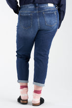 Load image into Gallery viewer, Mid Rise Boyfriend - Karen
