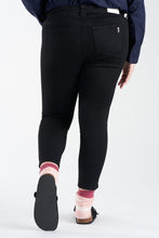 Load image into Gallery viewer, Mid Rise Ankle Skinny - Black
