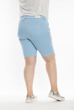 Load image into Gallery viewer, Mid rise bermuda - Cerulean
