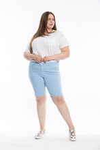 Load image into Gallery viewer, Mid rise bermuda - Cerulean

