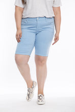 Load image into Gallery viewer, Mid rise bermuda - Cerulean
