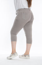 Load image into Gallery viewer, Mid Rise Crop - Ultimate Grey
