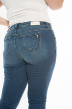 Load image into Gallery viewer, Mid Rise Crop - Palmer - SLINK JEANS
