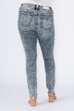 Load image into Gallery viewer, High Rise Skinny - Hattie
