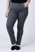 Load image into Gallery viewer, Mid Rise Slim - Andy - SLINK JEANS
