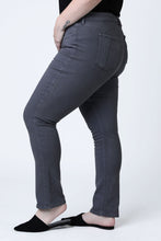 Load image into Gallery viewer, Mid Rise Slim - Andy - SLINK JEANS
