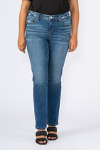 Load image into Gallery viewer, Mid rise slim fit - Margaret
