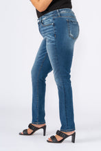 Load image into Gallery viewer, Mid rise slim fit - Margaret
