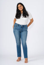 Load image into Gallery viewer, Mid rise slim fit - Peyton
