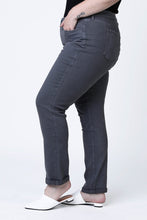 Load image into Gallery viewer, Mid Rise Boyfriend - Andy
