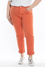 Load image into Gallery viewer, High Rise Boyfriend -  Rust
