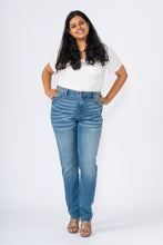 Load image into Gallery viewer, High Rise Boyfriend - Grace
