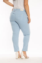 Load image into Gallery viewer, Mid rise boyfriend - Cerulean
