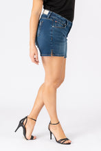 Load image into Gallery viewer, Side Vent Shorts - Miriam
