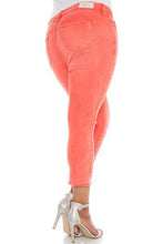 Load image into Gallery viewer, Frayed Hem Crop - SLINK JEANS
