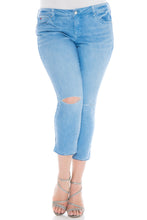 Load image into Gallery viewer, Frayed Hem Crop - SLINK JEANS
